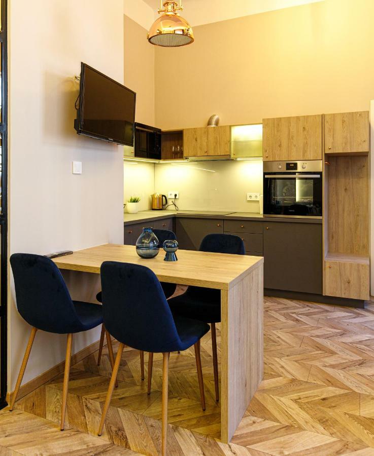 E13 - Elegant Apartment Budapeste Exterior foto
